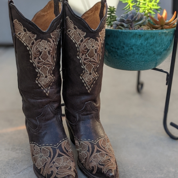 Western floral embroidered boots - Picture 6 of 10
